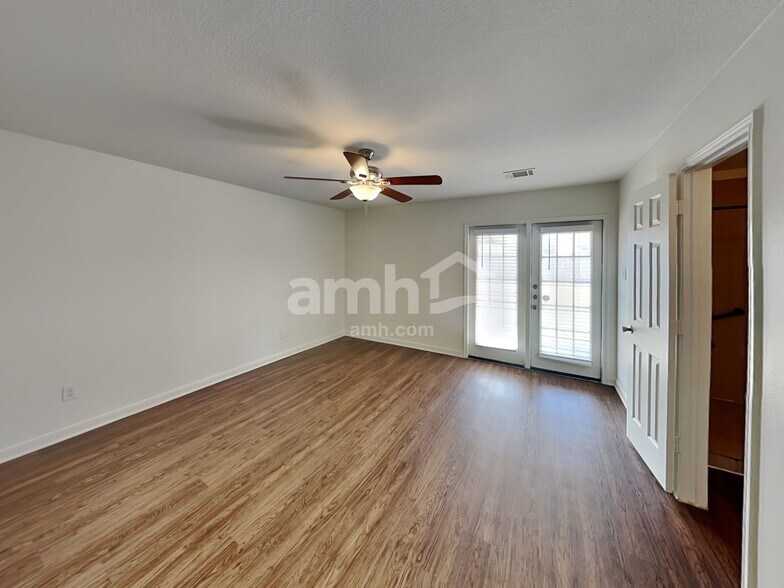 Building Photo - 28829 Sulphur River Ct