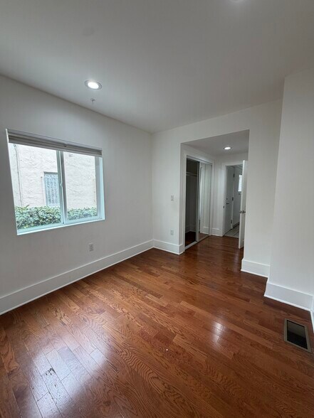 Building Photo - 5312 Lexington Ave