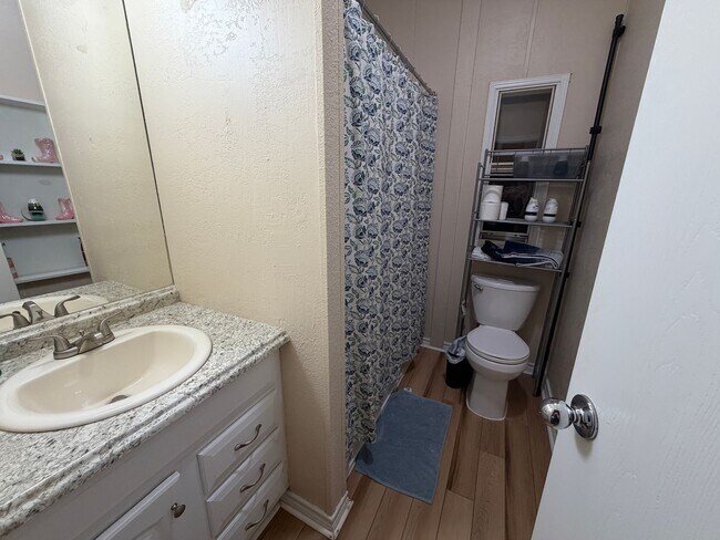Building Photo - 1/2 Acre lot with updated 3 bedroom/2 bath modular home + guest house