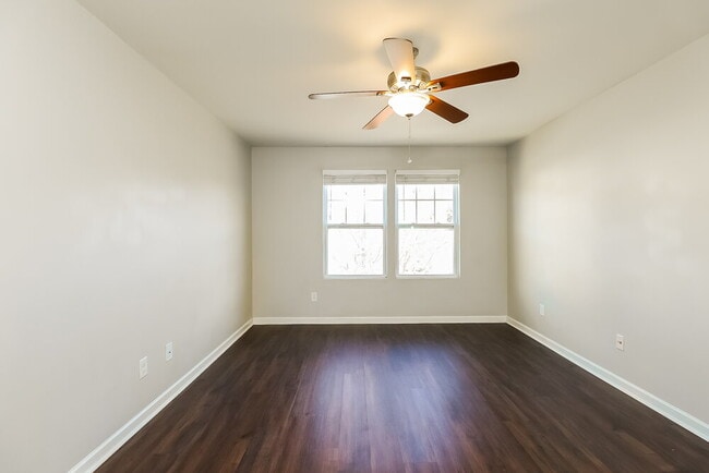 Building Photo - 252 Ranlo Ave