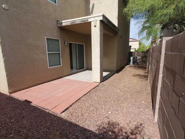 Building Photo - 4211 E Wading Pond Dr