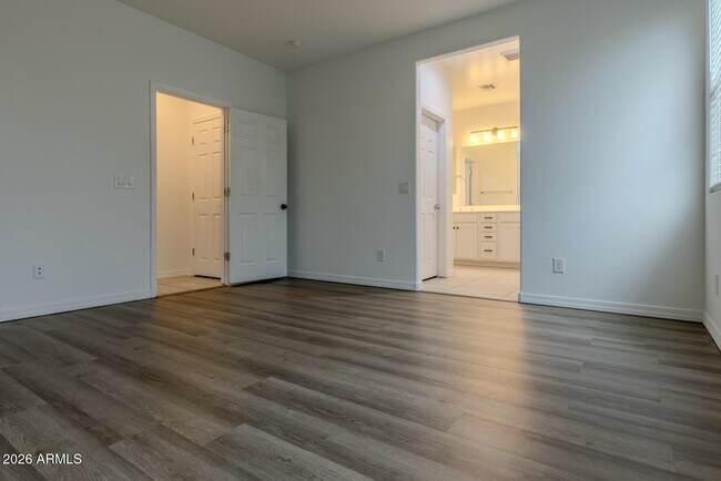 Building Photo - 4219 S 57th Dr