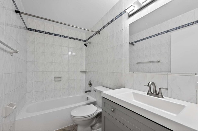 Building Photo - 1329 SW 151st Way