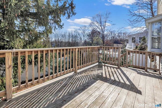 Building Photo - 124 Stiles St