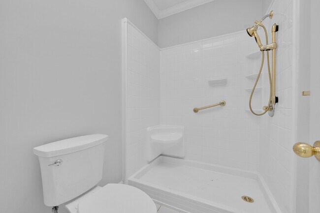 Building Photo - 310 Willow Crest Ln