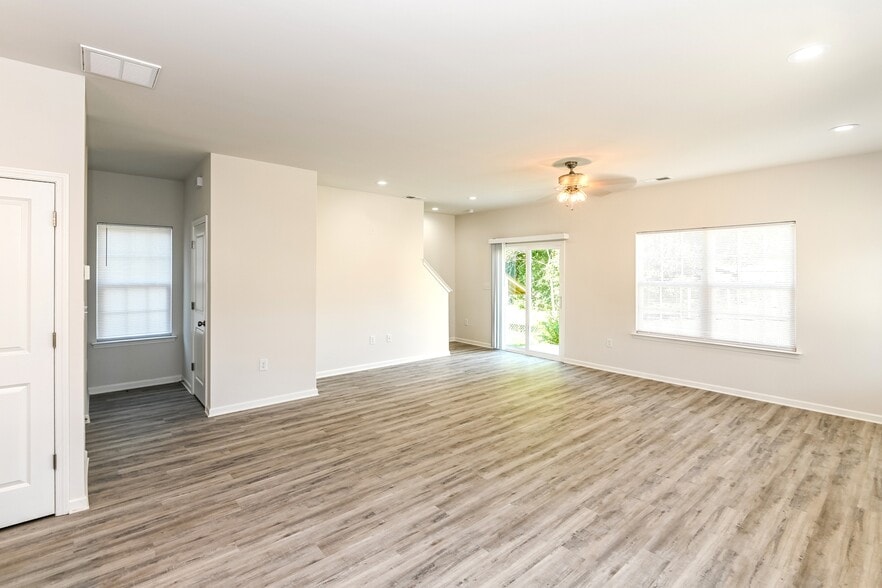 Building Photo - 5613 Phillips St