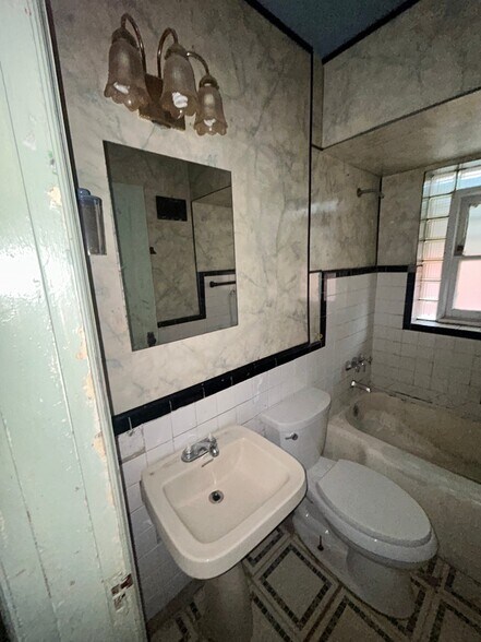 Building Photo - 5851 Ferris Ave