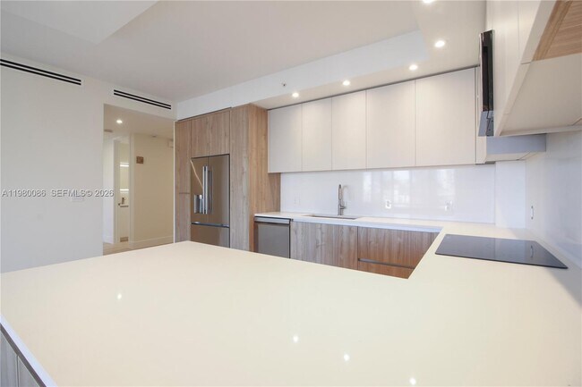 Building Photo - 151 Crandon Blvd