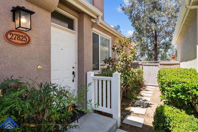 Building Photo - 27825 Crown Ct Cir