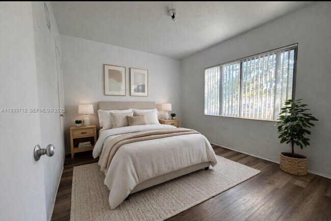 Building Photo - 251 Hibiscus Dr