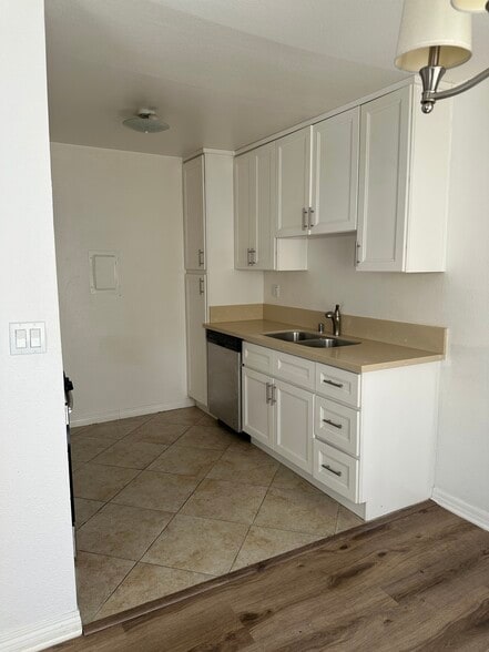 Building Photo - 12351 Oxnard St