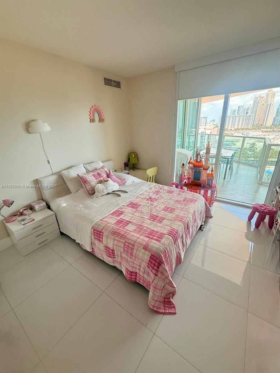 Building Photo - 250 Sunny Isles Blvd