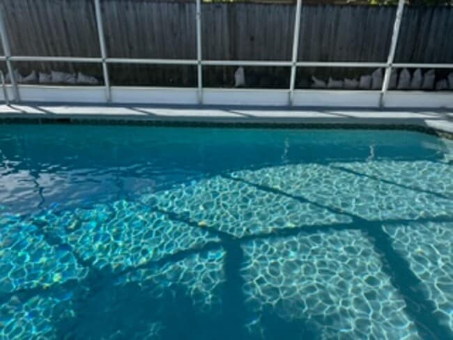 Building Photo - Beautiful 3 bedroom, 2 bath pool home in a lovely community.