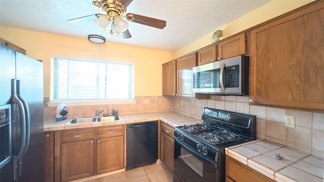 Building Photo - 2410 Goldspring Ln