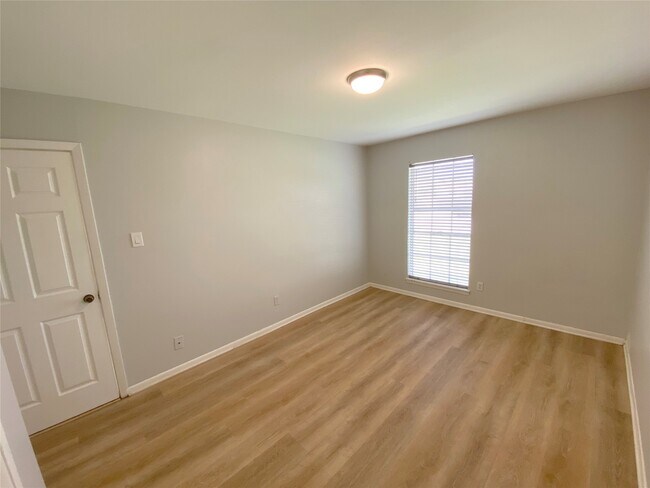 Building Photo - 8214 Riptide Dr