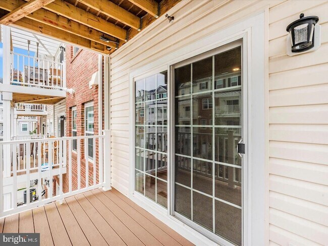 Building Photo - 9374 Seney Ln