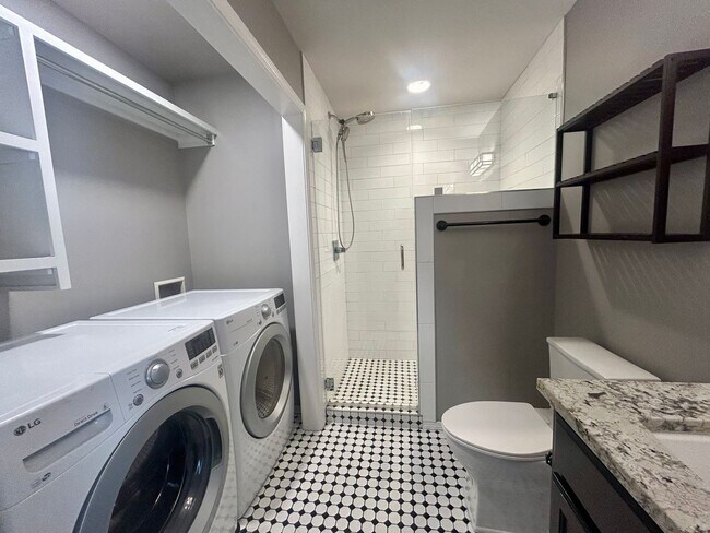 Building Photo - Beautifully updated home just west of Brookside and Trader's Joes in Midtown