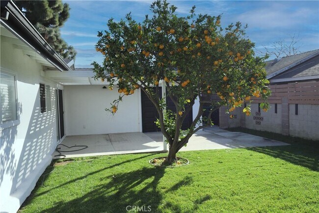 Building Photo - 15271 Yorkshire Ln