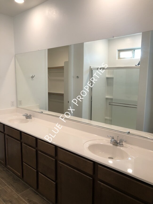 Building Photo - 7349 S Via Casa Bonita