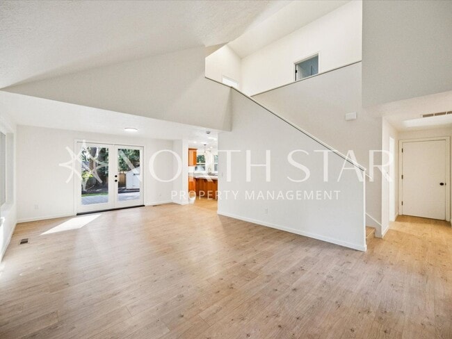Building Photo - Lake Oswego Home for Lease – Fully Remodeled