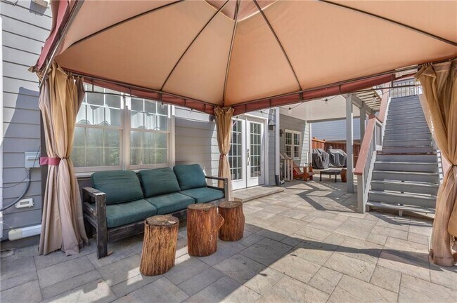 Building Photo - 1005 Regal Hills Ln