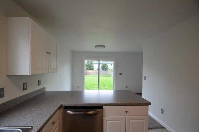 Building Photo - Little Dipper Avenue