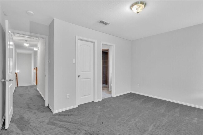 Building Photo - 3112 Lee Ave