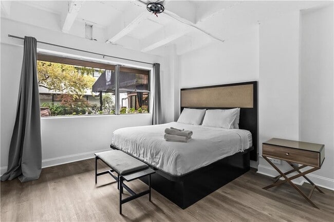 Building Photo - 3645 Peachtree Rd NE