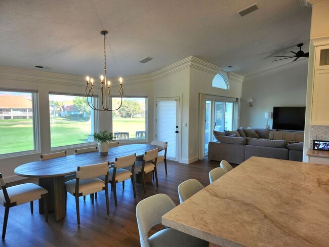 Building Photo - Charming Home Next To Sunbrook Golf Club!