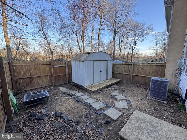 Building Photo - 12335 Woodlawn Ct