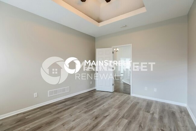 Building Photo - 5 Bedroom Pet-Friendly Home in Kansas City...