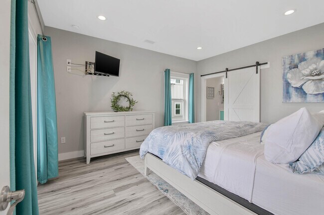 Building Photo - 486 Beatrice Point Rd