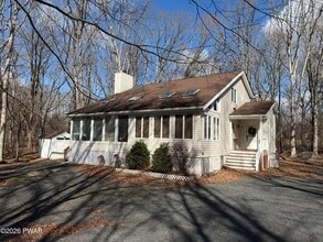 Building Photo - 811 Paddock Ct