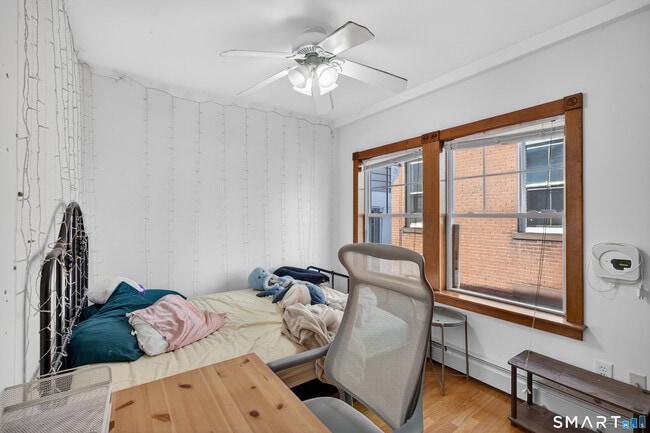 Building Photo - 245 Edwards St