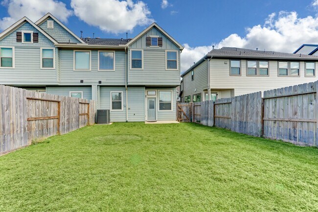 Building Photo - 2527 Terrace Point Dr