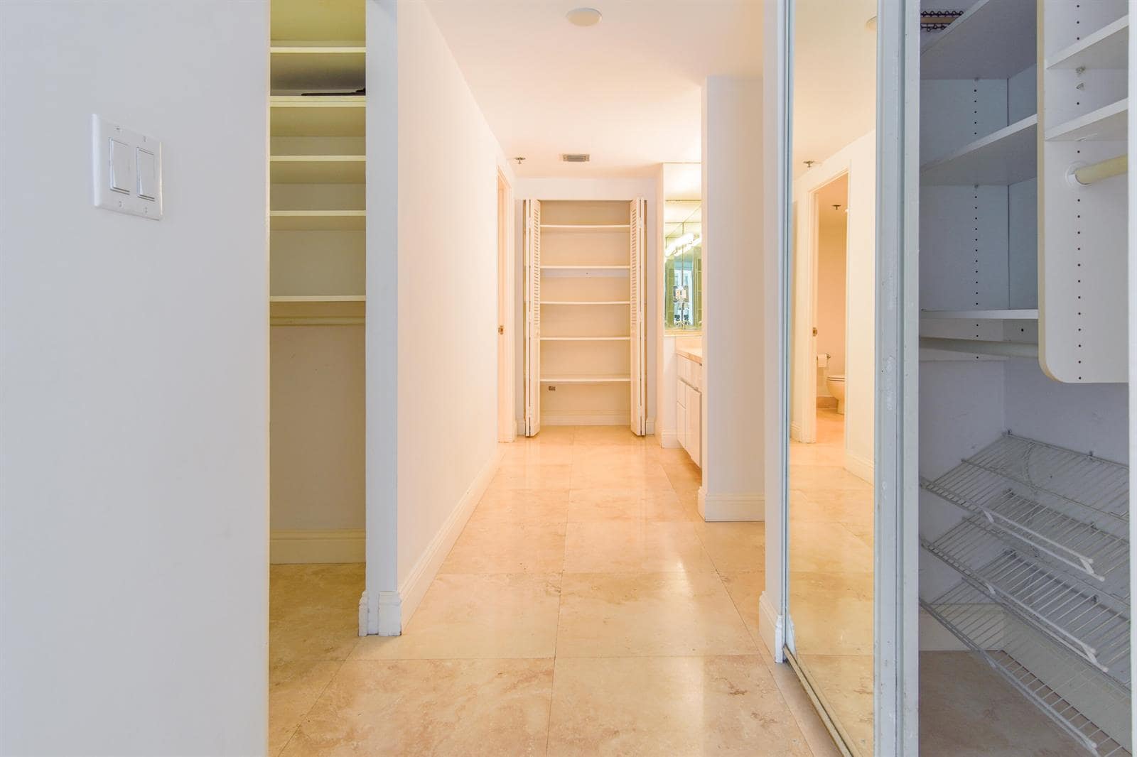 Building Photo - 251 Crandon Blvd