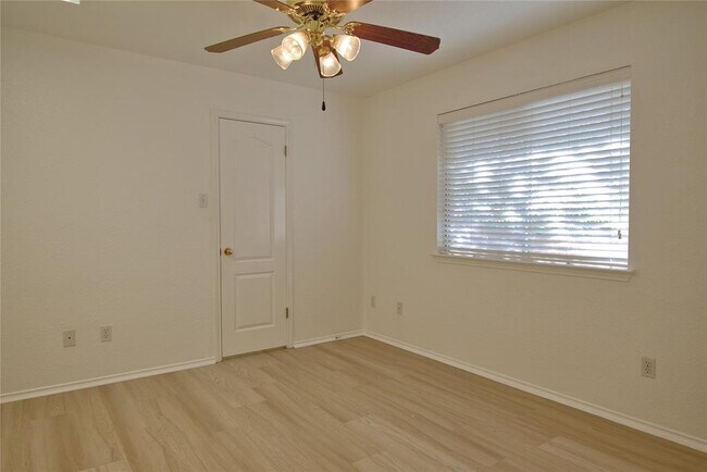 Building Photo - 1401 Haley Gray Dr