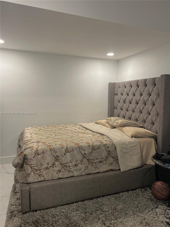 Building Photo - 8320 SW 12th St