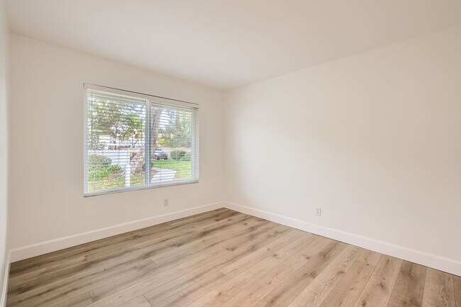 Building Photo - 758 Timber Cove Way