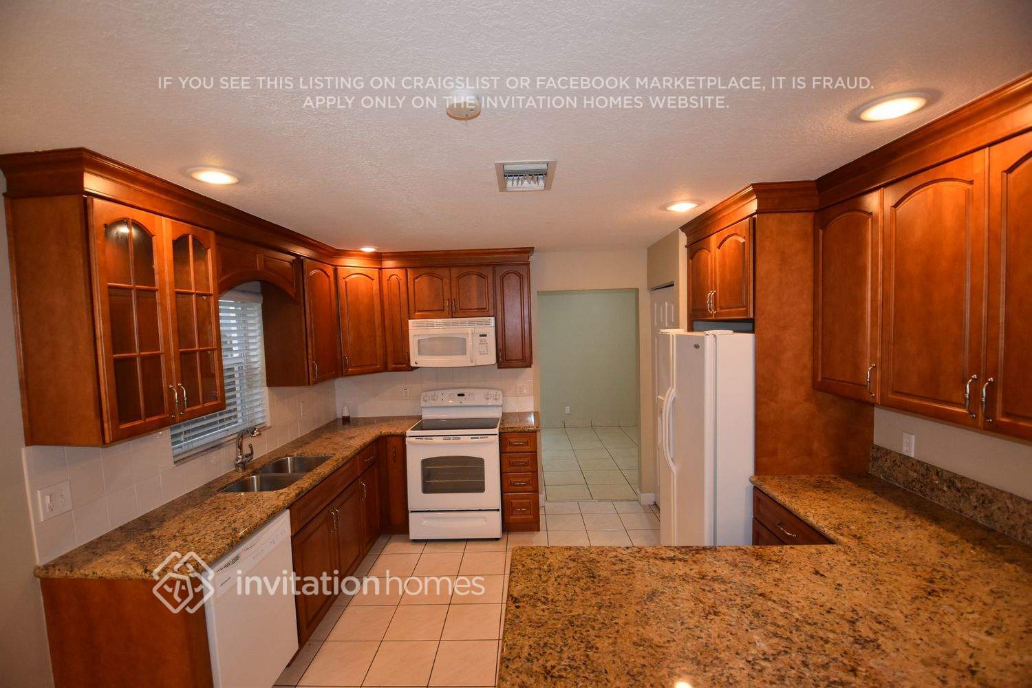 Building Photo - 10154 Aqua Vista Way