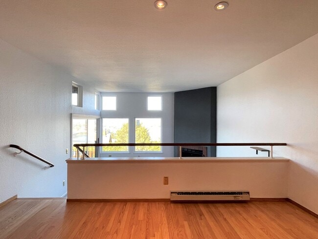 Building Photo - 515 Headlands Ct