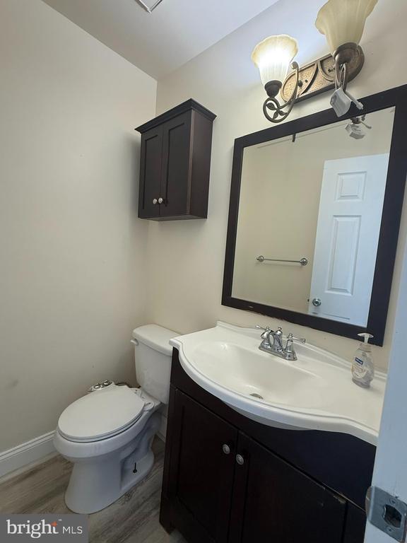 Building Photo - 1080 Pendleton Ct