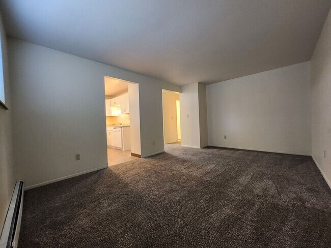 Building Photo - 6632 Dublin Loop W