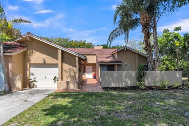 Primary Photo - 23265 Boca Club Colony Cir