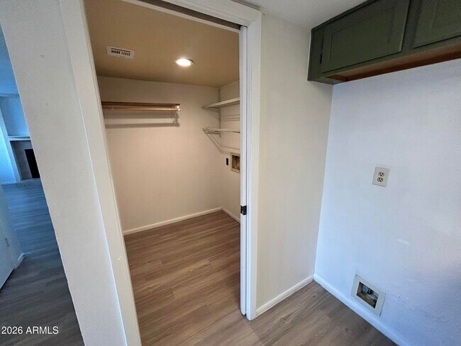 Building Photo - 2040 S Longmore
