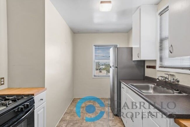 Building Photo - 4334 Cleveland Ave