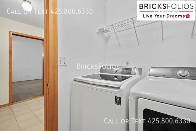 Building Photo - Welcome to Tukwila Haven – Open Concept Home Near Sound Transit!