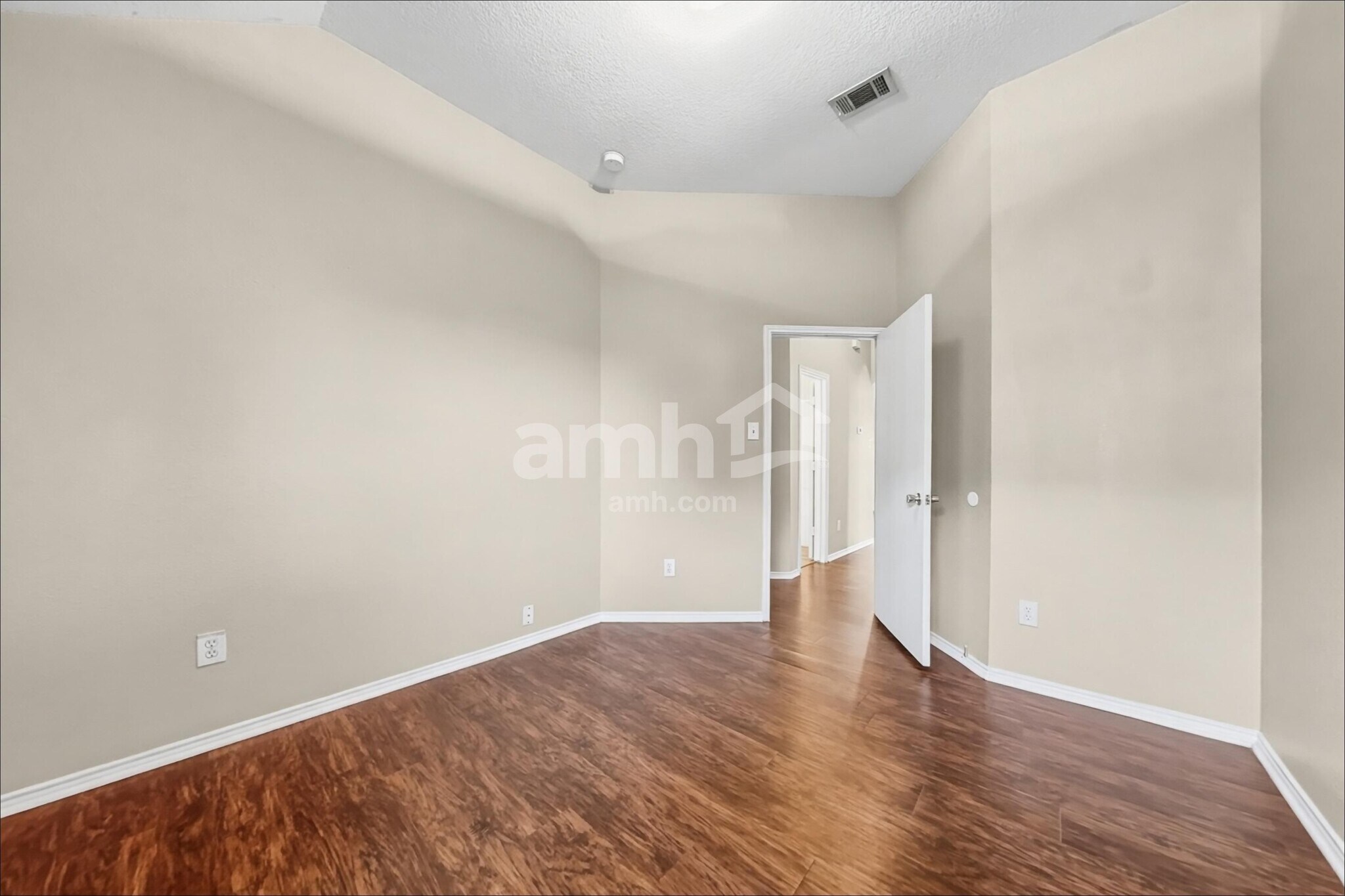 Building Photo - 912 Buffalo Springs Dr