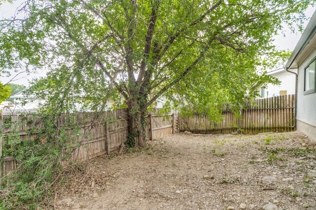 Building Photo - 3-BEDROOM IN HUNTERS CHASE, NORTHSIDE ISD