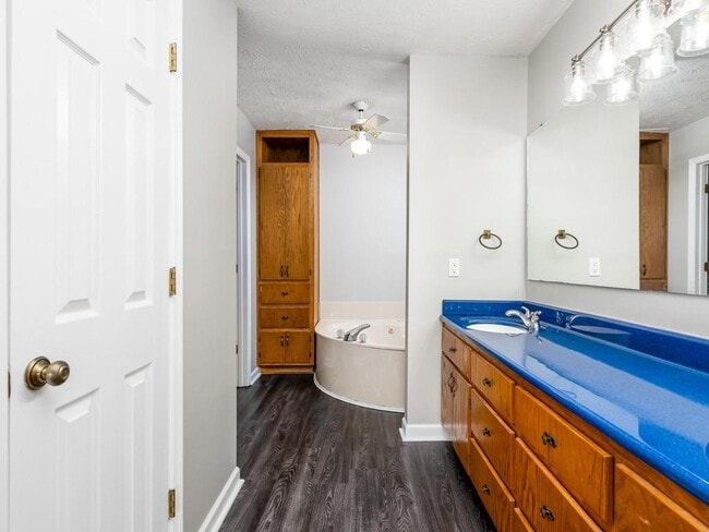 Building Photo - 753 Daphne Ln